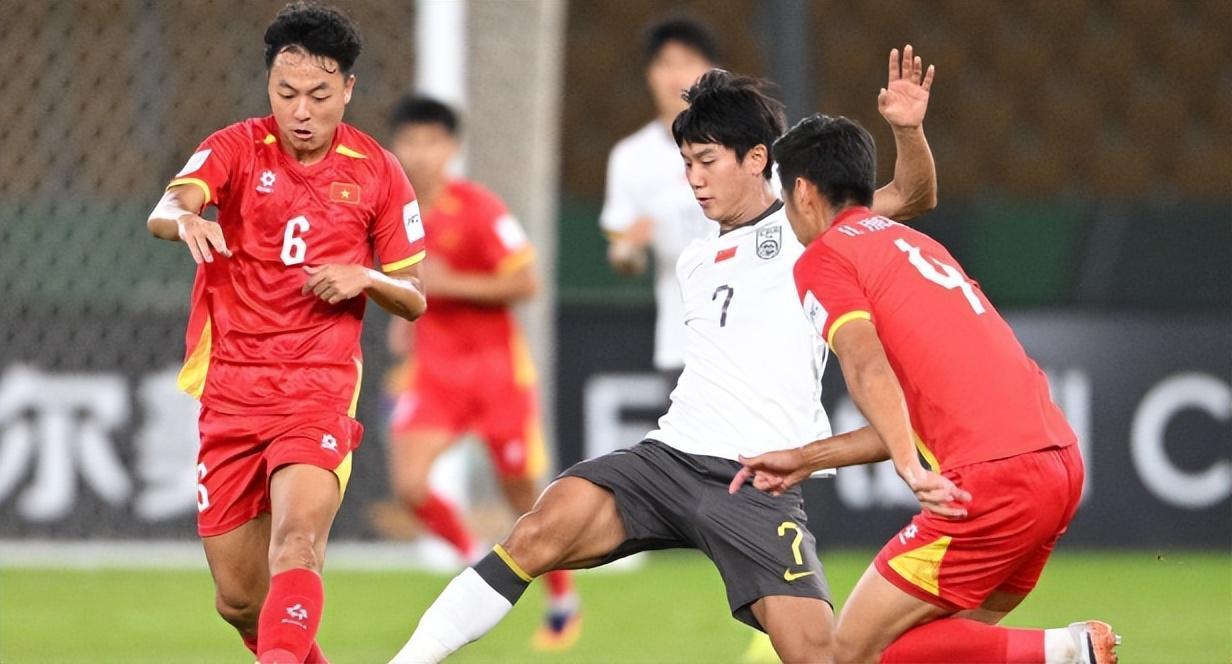 杏彩体育登录入口-从饱受质疑到一战成名，22岁国足新星用进球完成救赎，武磊接班人