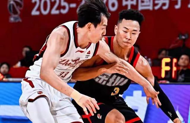 杏彩体育-深圳马可波罗95-91击败浙江大比分2-0晋级四强